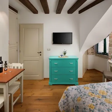 Monterosso Old Town Apartman *