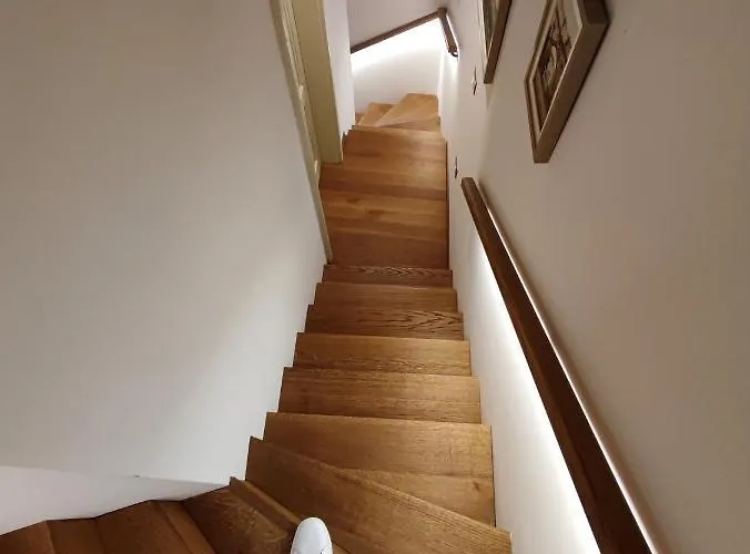 Monterosso Old Town 로비니