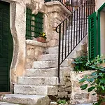 Monterosso Old Town Apartment *