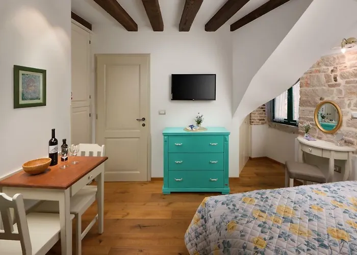 Monterosso Old Town Apartamento *